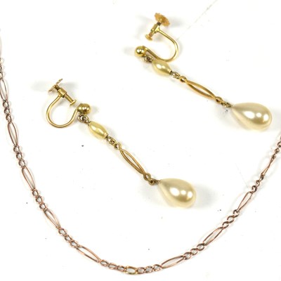 Lot 235 - 9CT GOLD CHAIN NECKLACE & 9CT GOLD & SIMULATED PEARL EARRINGS