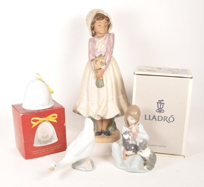 Lot 153 - LLADRO - COLLECTION OF LATE 20TH CENTURY PORCELAIN FIGURES