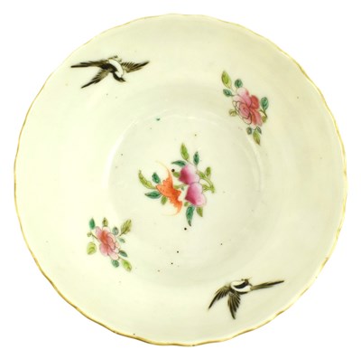 Lot 1 - QING DYNASTY FAMILLE ROSE STEM BOWL 清 粉彩'福寿连连‘'高脚杯