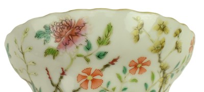 Lot 1 - QING DYNASTY FAMILLE ROSE STEM BOWL 清 粉彩'福寿连连‘'高脚杯