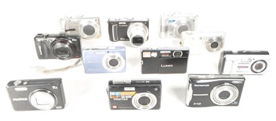 Lot 354 - COLLECTION OF DIGITAL CAMERAS _ SAMSUNG< KODAK< CASIO