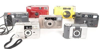 Lot 352 - COLLECTION OF CAMERAS - MINOLTA FUJIFILM OLYMPUS