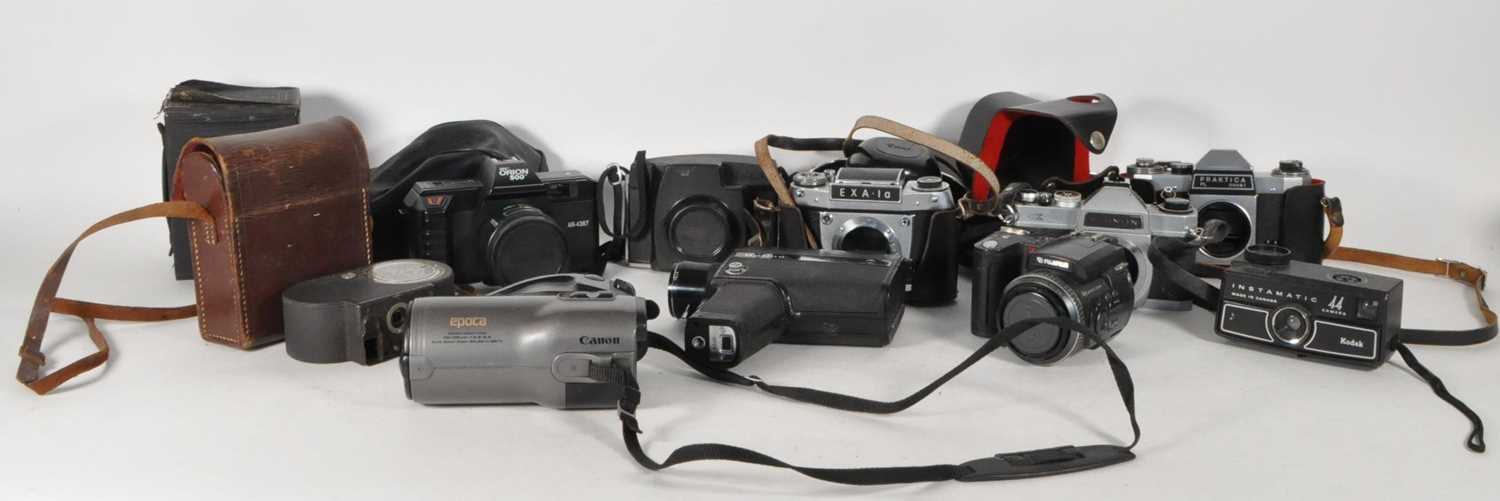 Lot 361 - COLLECTION OF VINTAGE CAMERAS
