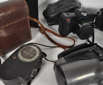 Lot 361 - COLLECTION OF VINTAGE CAMERAS
