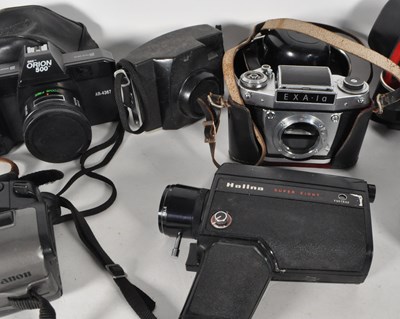 Lot 361 - COLLECTION OF VINTAGE CAMERAS