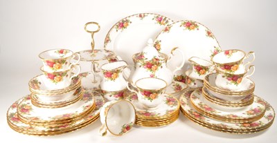Lot 181 - ROYAL ALBERT - OLD COUNTRY ROSES - CHINA TEA / DINNER SERIVCE