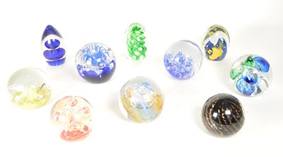 Lot 189 - COLLECTION OF STUDIO GLASS PAPERWEIGHTS