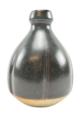Lot 45 - NICK REES FOR MUCHELNEY POTTERY - STUDIO POTTERY STONEWARE ONION SHAPED BUD VASE