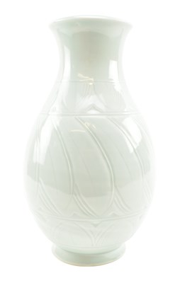 Lot 18 - DEREK EMMS (1929-2004) - STUDIO POTTERY CELADON PORCELAIN VASE