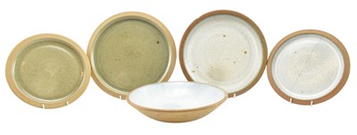 Lot 23 - PETER SWANSON (B. 1950) - FIVE STUDIO POTTERY STONEWARE CHARGER PLATES