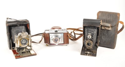 Lot 457 - R&J BECK - EARLY 20TH CENTURY FOLDING PLATE CAMERA