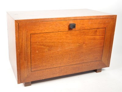 Lot 451 - 20TH CENTURY VINTAGE WOODEN TRAVELLING WRITING DESK / BOX / BUREAU
