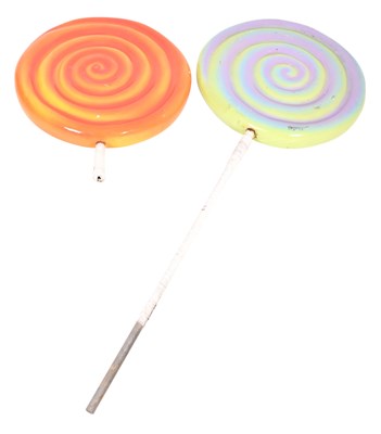 Lot 27 - TWO VINTAGE FUNFAIR / FAIRGROUND AMUSEMENT PARK OVERSIZED LOLLIPOPS
