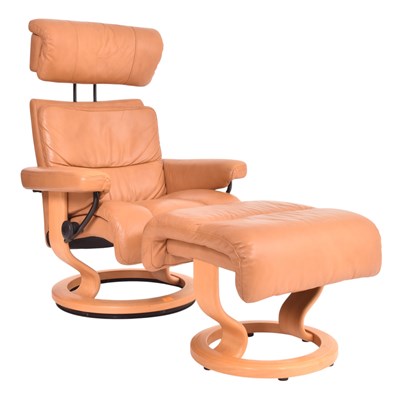 Lot 320 - EKORNES - STRESSLESS - CONTEMPORARY TAN ARMCHAIR WITH STOOL