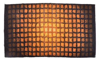 Lot 133 - VERNER PANTON X UNIKA VAEV - MID CENTURY WOOL PILE GEOMETRIC RUG