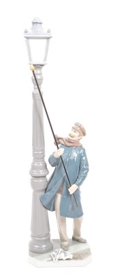 Lot 423 - VINTAGE LLADRO LAMP LIGHTER FIGURINE