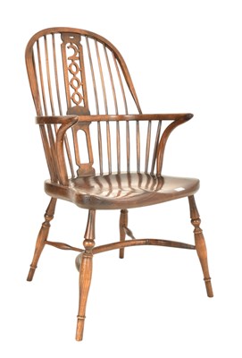 Lot 432 - CONTEMPORARY 2000 BEECH & ELM WINDSOR ARMCHAIR