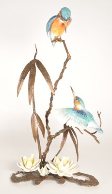 Lot 45 - MID CENTURY ALBANY WORCESTER KINGFISHER PORCELAIN FIGURE