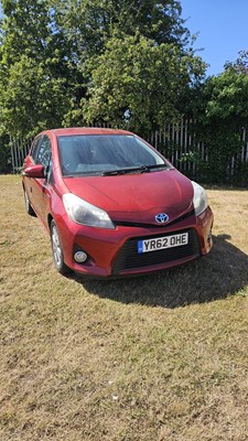 Lot 800 - YR62 OHE - TOYOTA YARIS T4 HYBRID AUTO 1.4 FIVE DOOR - 55,000 MILES - MOT OCT 25