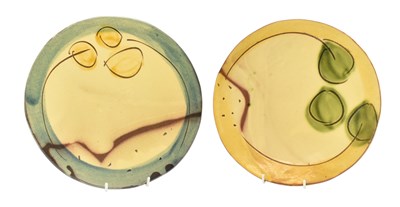 Lot 47 - NIEK HOOGLAND - TWO STUDIO POTTERY SLIPWARE CHARGER PLATES