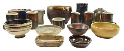Lot 56 - GRAHAM MANT (1943-2024) - COLLECTION OF SIXTEEN PIECES OF RAKU GLAZED STUDIO POTTERY