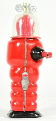 Lot 568 - TINPLATE TOYS - VINTAGE JAPANESE TIN TOM TOY ROBOT