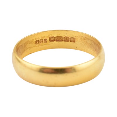 Lot 344 - 1960S HALLMARKED 22CT GOLD BAND RING