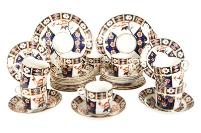 Lot 107 - EARLY 20TH CENTURY IMARI PORCELAIN TEA SERVICE