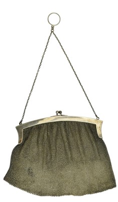 Lot 93 - GEORGE V HALLMARKED SILVER LADIES MESH PURSE