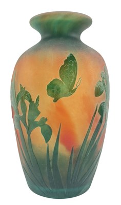 Lot 132 - LA ROCHERE - 20TH CENTURY FRENCH STUDIO ART GLASS VASE AFTER EMILE GALLE