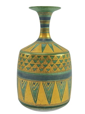Lot 194 - MARY RICH (1940-2022) - HAND THROWN PORCELAIN BUD VASE WITH GILT DESIGN
