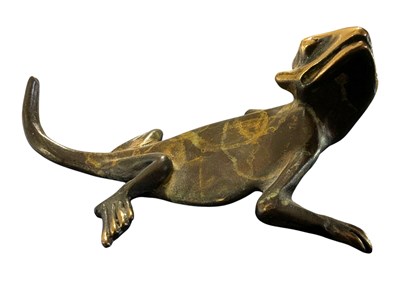 Lot 8 - MICHAEL STOREY - STUDIO ART BRONZE FIGURE OF A LIZARD