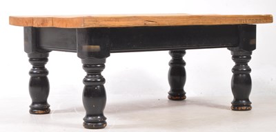 Lot 640 - VINTAGE 20TH CENTURY LOW OAK COFFEE TABLE