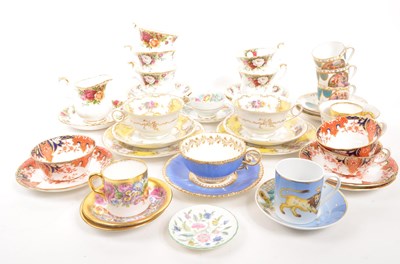 Lot 452 - COLLECTION OF ASSORTED CABINET CUPS & SAUCERS