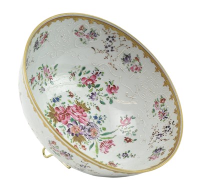 Lot 62 - FRENCH SAMSON 19TH CENTURY ENAMEL & PAINTED PORCELAIN PUNCH BOWL