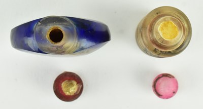 Lot 128 - COLLECTION OF FOUR GLASS SNUFF BOTTLES 四件二十世纪玻璃鼻烟壶