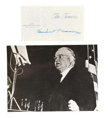 Lot 139 - PRESIDENTS - HERBERT HOOVER - AUTOGRAPH ON CARD