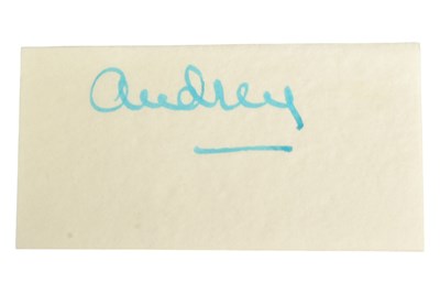 Lot 147 - HOLLYWOOD - AUDREY HEPBURN - AUTOGRAPH ON PAPER