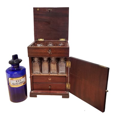 Lot 366 - LATE 19TH / EARLY 20TH CENTURY PHARMACY CASE WITH MEDICINE BOTTLE