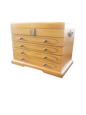 Lot 265 - THOMAS PACCONI - VINTAGE YEW WOOD JEWELLERY BOX
