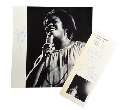 Lot 142 - JAZZ - SARAH VAUGHAN AND HER TRIO - AUTOGRAPH SET