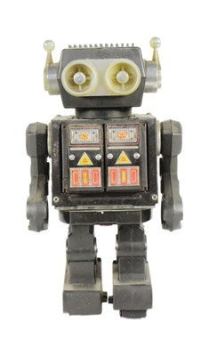 Lot 539 - TINPLATE TOYS - VINTAGE JAPANESE HORIKAWA ROTO ROBOT