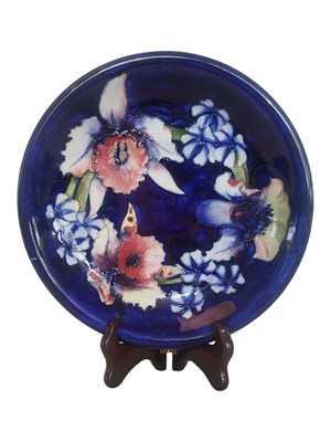 Lot 98 - MOORCROFT - MID CENTURY VINTAGE IRIS ORCHID POTTERY PLATE