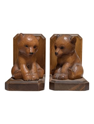 Lot 273 - PAIR OF 20TH CENTURY HAND CARVED BEAR BOOK ENDS