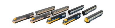 Lot 121 - MODEL RAILWAY - OO GAUGE MODEL RAILWAY INTER-CITY LOCOS & COACHES