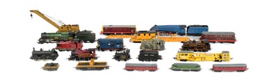 Lot 103 - MODEL RAILWAY - COLLECTION OF OO GAUGE LOCOMOTIVES