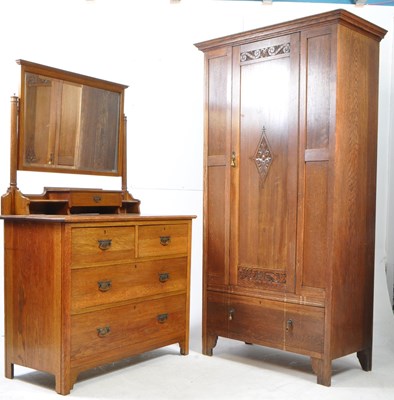 Lot 972 - EDWARDIAN OAK DRESSING TABLE & ARTS & CRAFTS WARDROBE