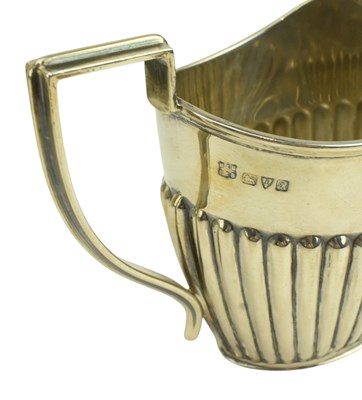 Lot 5 - 20TH CENTURY EDWARD VII / GEORGE V HALLMARKED SILVER TEA SET