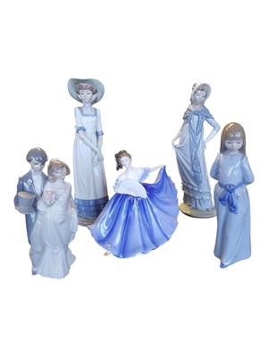 Lot 297 - A COLLECTION OF LLADRO, NAO AND DOULTON FIGURINES