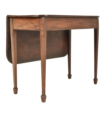 Lot 532 - 19TH CENTURY MAHOGANY SINGLE DROP LEAF SIDE TABLE